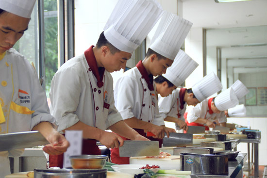 厨师培训学校学费多少，学厨师学费多少钱