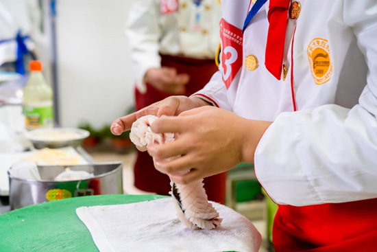 厨师培训学校学费多少，学厨师学费多少钱